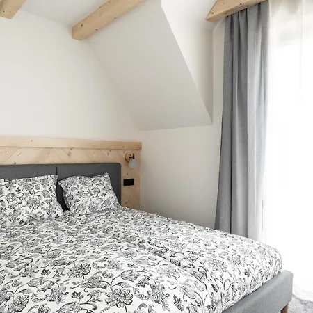 Folkova 21 - * Biały Dunajec